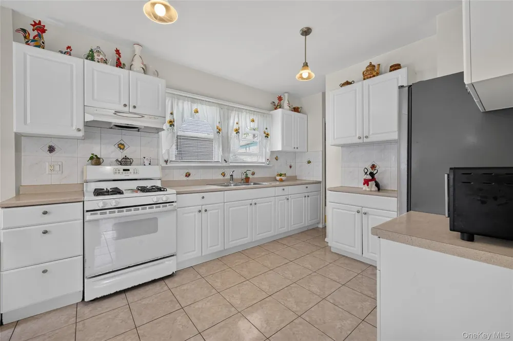 22118 110th Avenue Queens Village, NY 11429