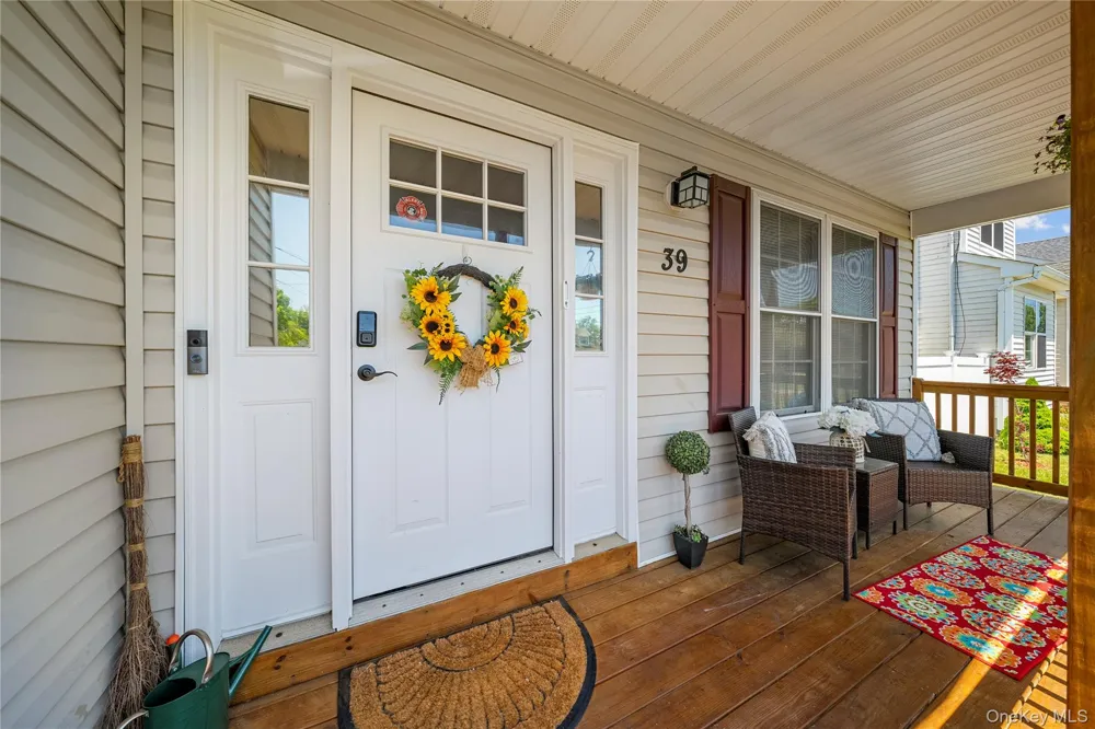 39 Seymour Drive Shirley, NY 11967