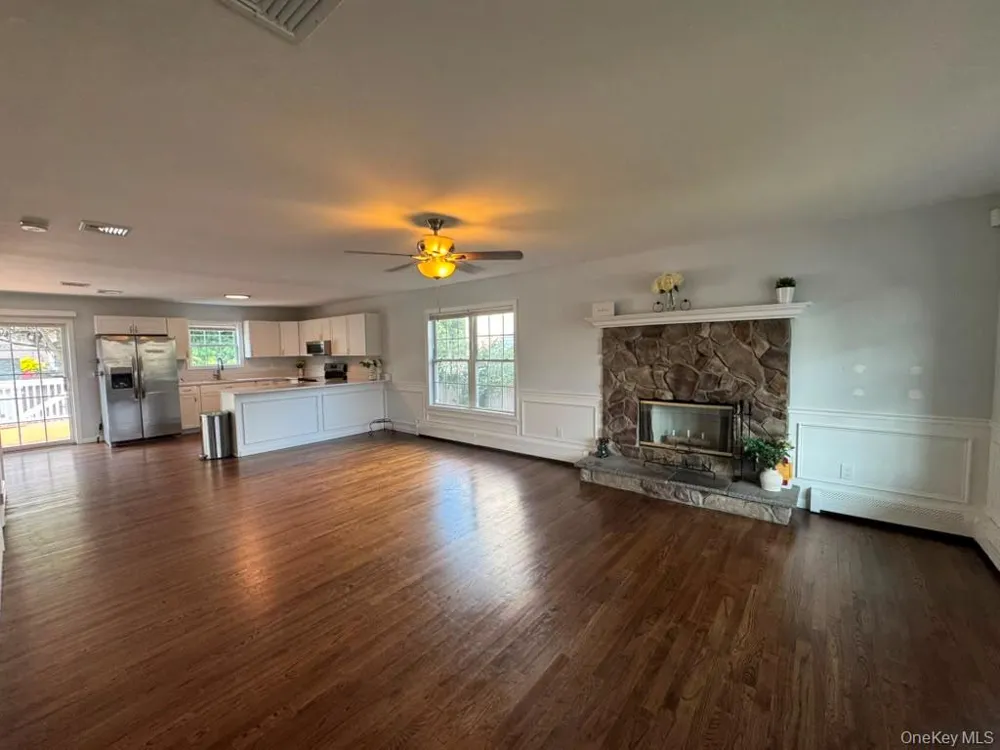 39 Seymour Drive Shirley, NY 11967