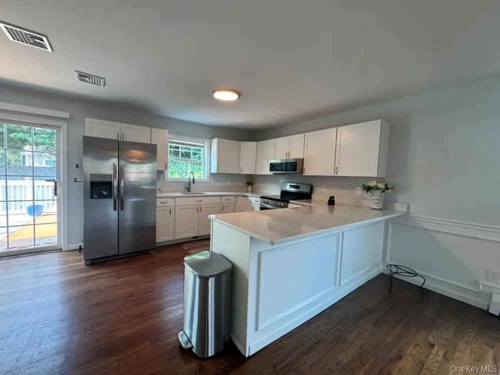 39 Seymour Drive Shirley, NY 11967