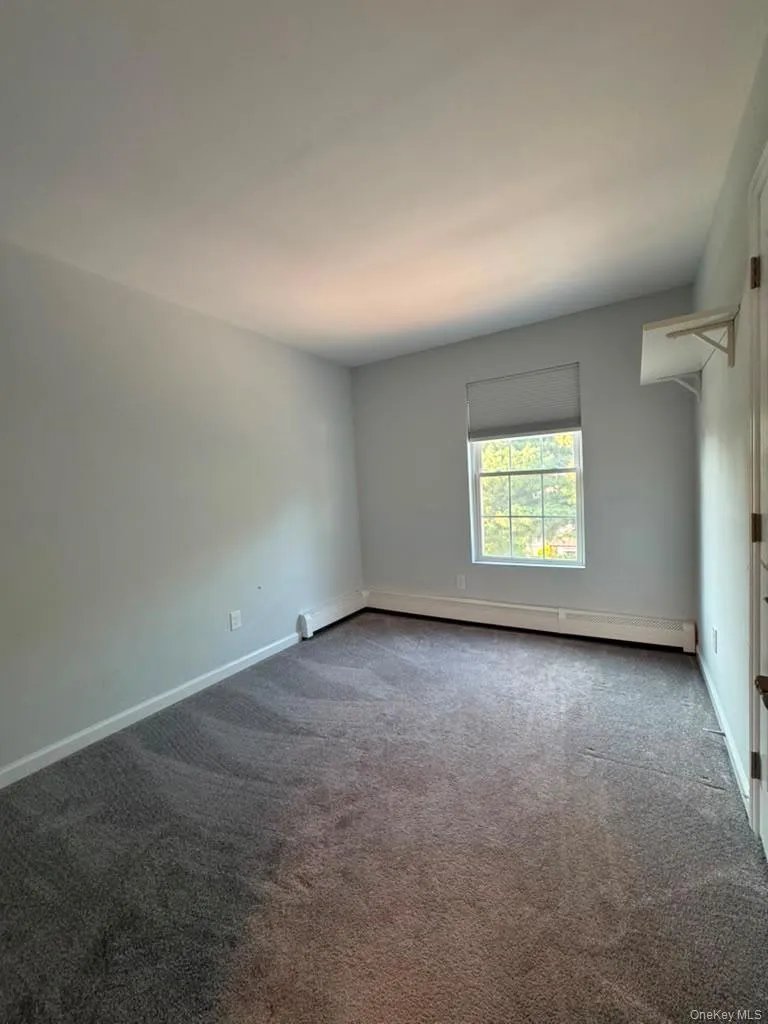 39 Seymour Drive Shirley, NY 11967