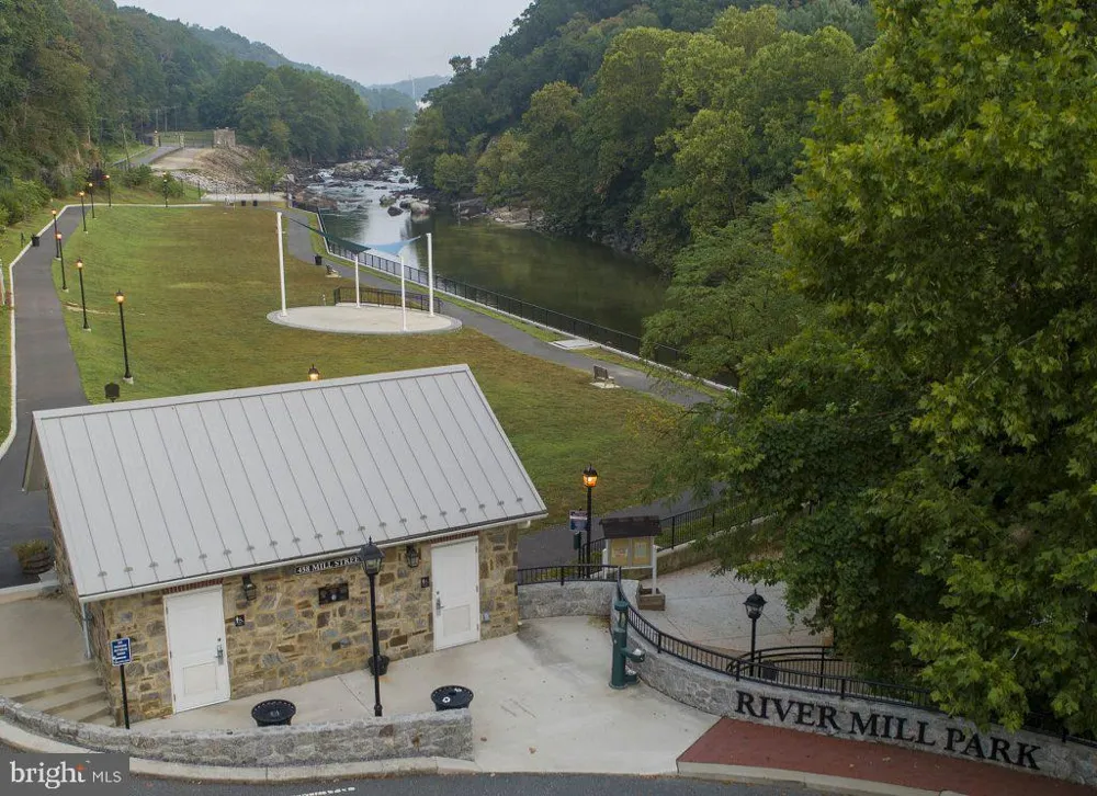 402 MCKENZIE DRIVE Occoquan, VA 22125
