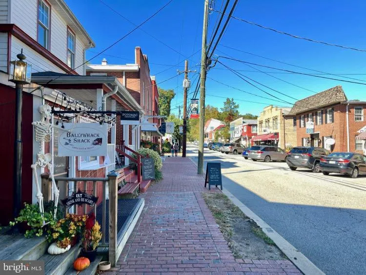 402 MCKENZIE DRIVE Occoquan, VA 22125