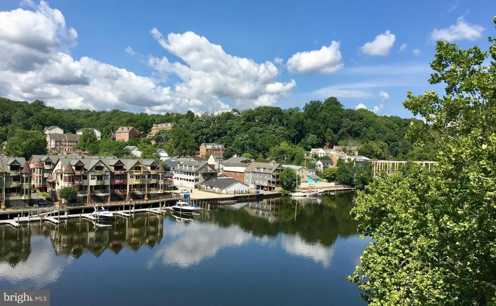 402 MCKENZIE DRIVE Occoquan, VA 22125