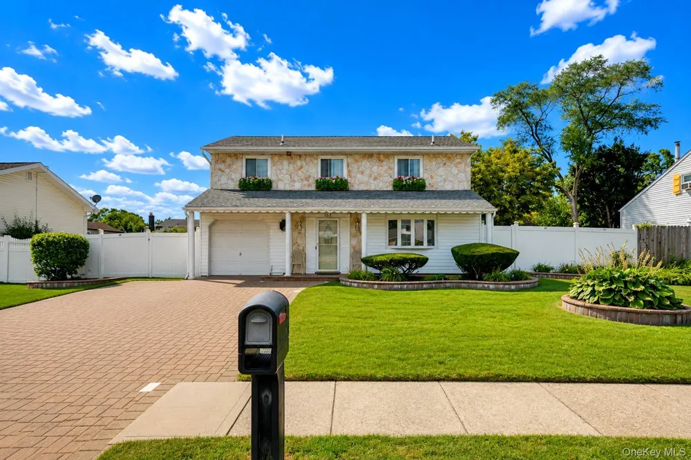 164 Bark Avenue Central Islip, NY 11722