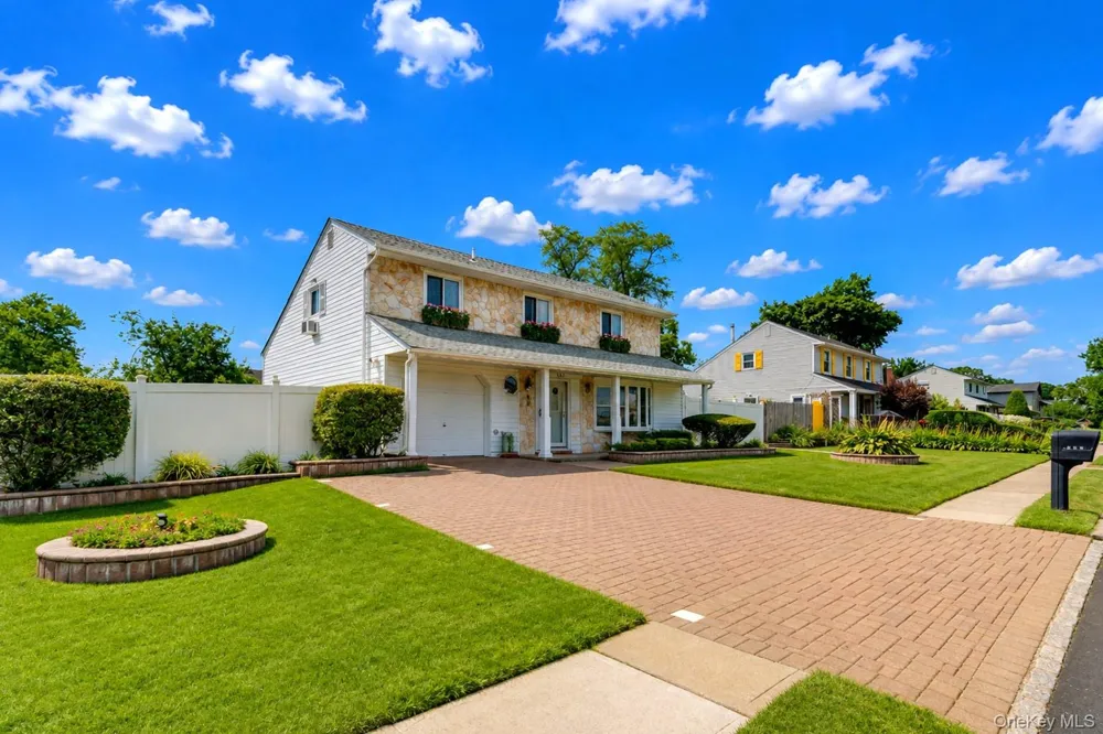 164 Bark Avenue Central Islip, NY 11722