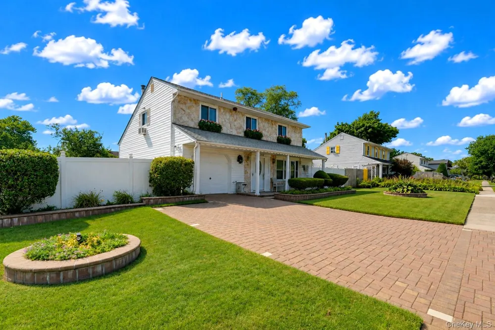 164 Bark Avenue Central Islip, NY 11722