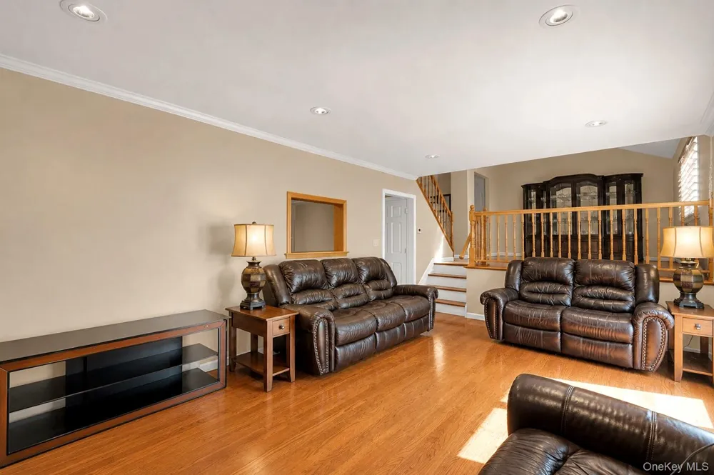 164 Bark Avenue Central Islip, NY 11722