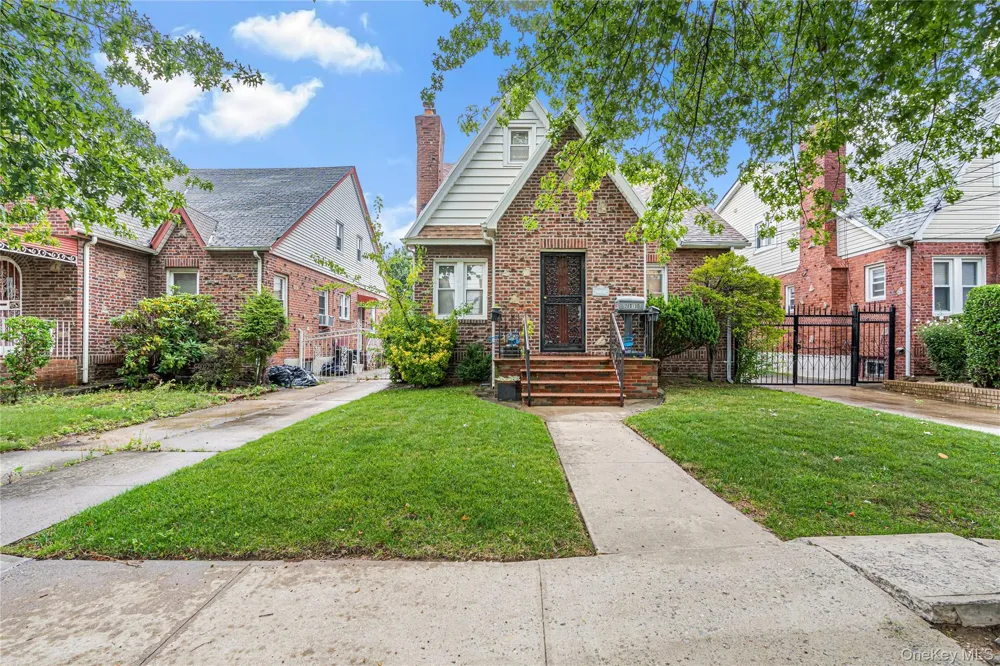 205-13 114th Drive Saint Albans, NY 11412
