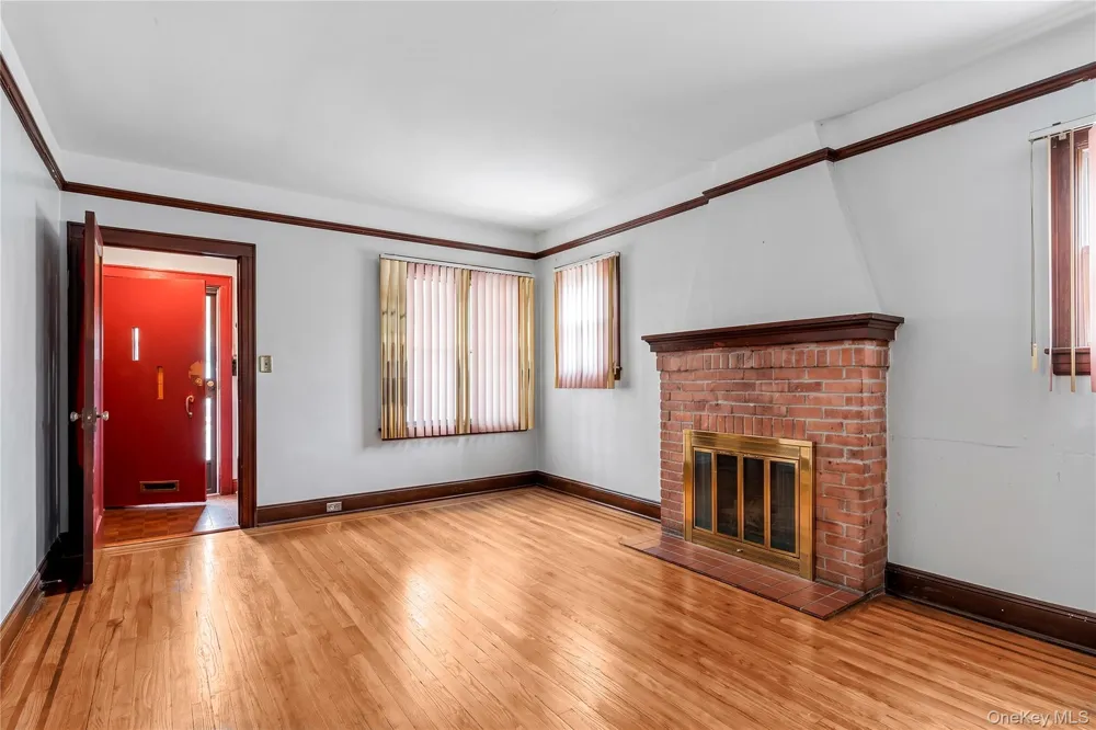 205-13 114th Drive Saint Albans, NY 11412