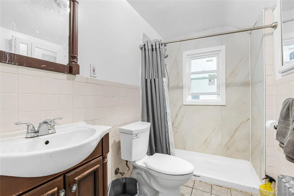205-13 114th Drive Saint Albans, NY 11412