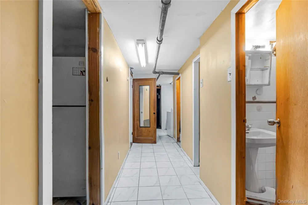 205-13 114th Drive Saint Albans, NY 11412