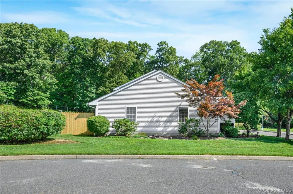 204 Mattituck Court Melville, NY 11747