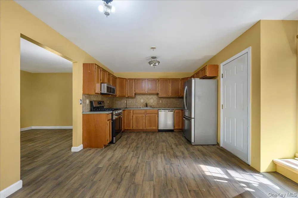 204 Mattituck Court Melville, NY 11747