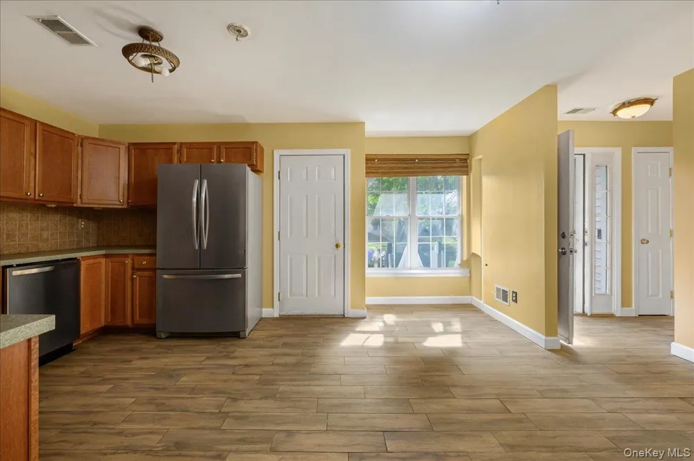 204 Mattituck Court Melville, NY 11747
