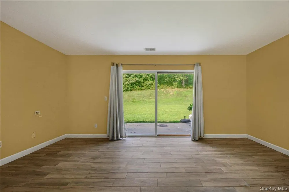 204 Mattituck Court Melville, NY 11747