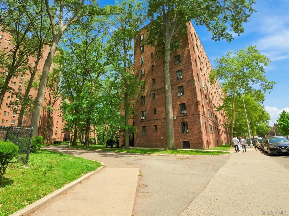 2049 McGraw Avenue #4F Bronx, NY 10462