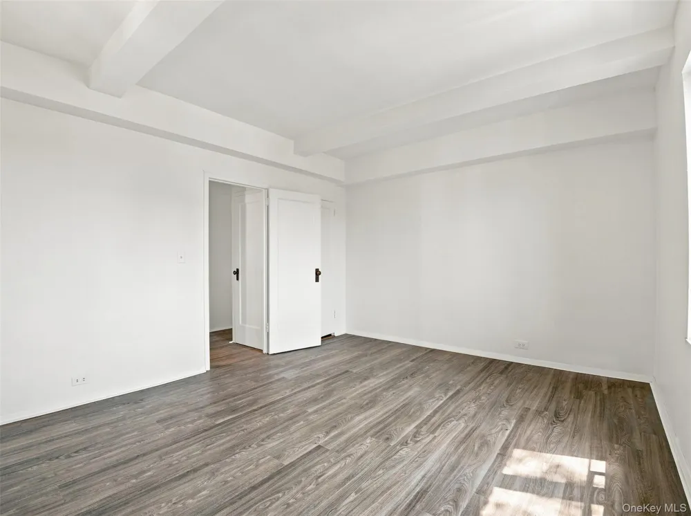 2049 McGraw Avenue #4F Bronx, NY 10462
