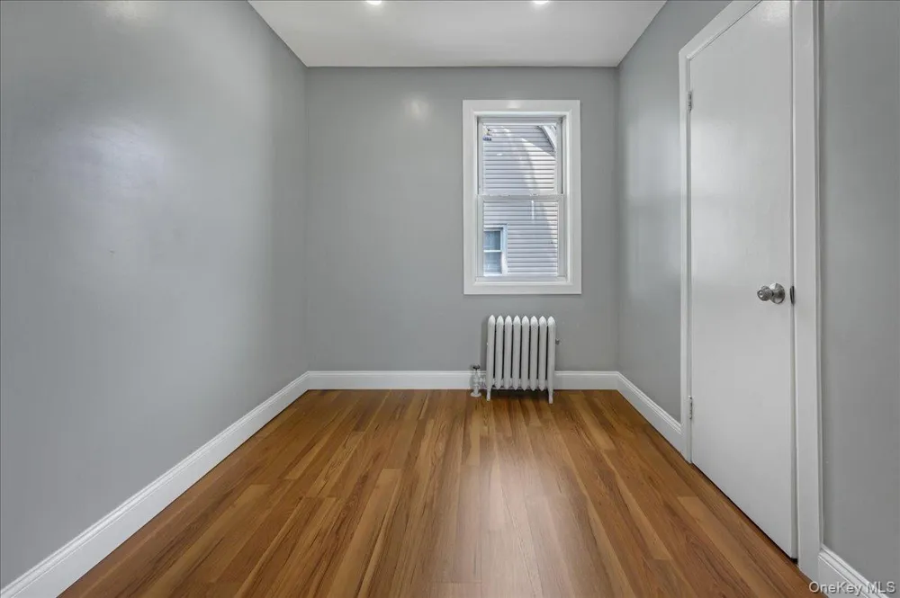 17 Sapir Street Valley Stream, NY 11580