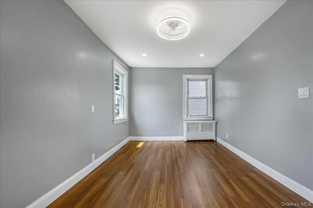 17 Sapir Street Valley Stream, NY 11580
