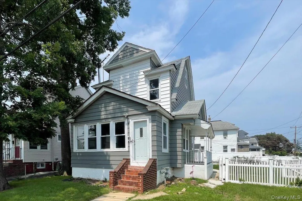 17 Sapir Street Valley Stream, NY 11580