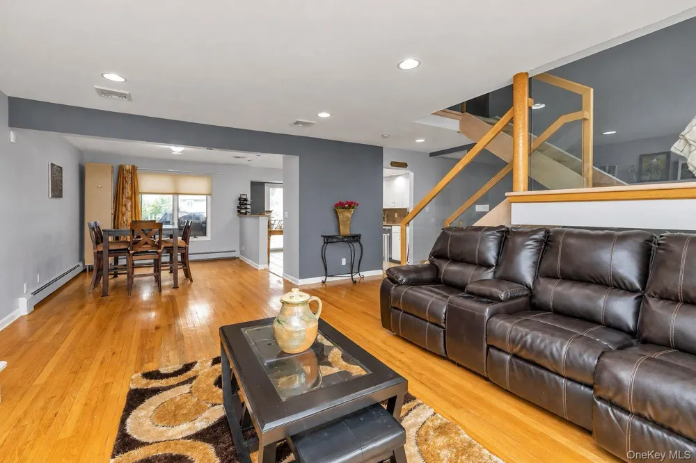 2489 Aron Drive W Seaford, NY 11783