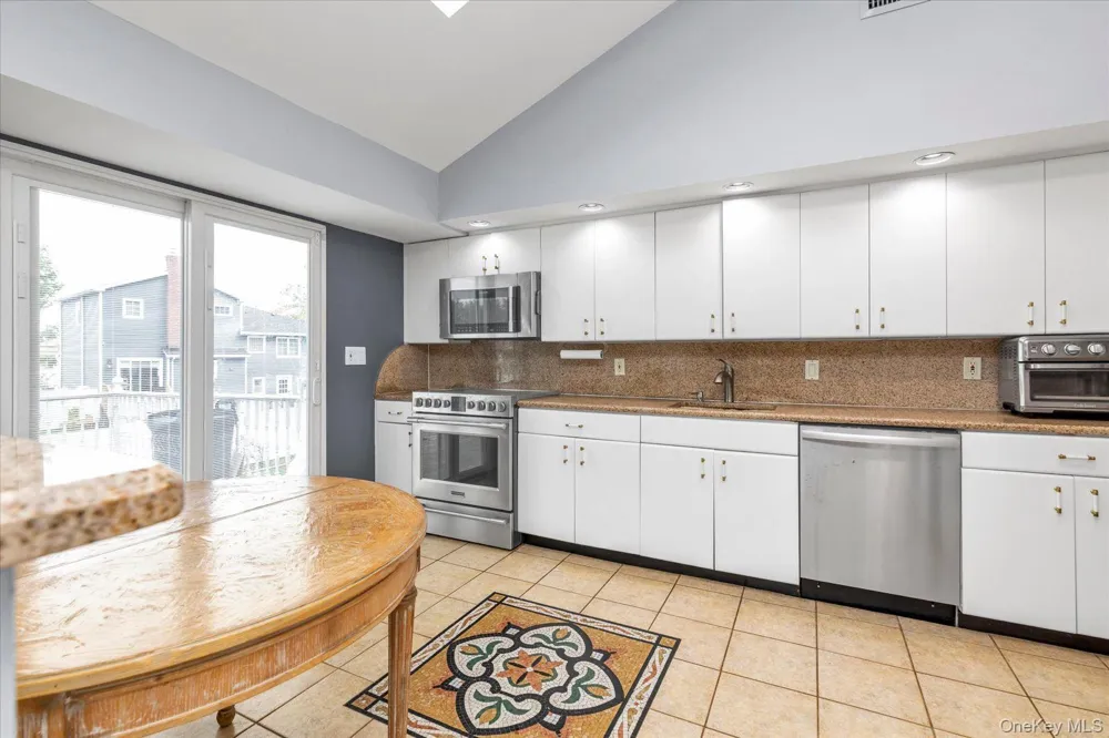 2489 Aron Drive W Seaford, NY 11783