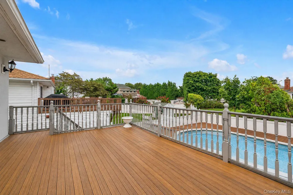 2489 Aron Drive W Seaford, NY 11783