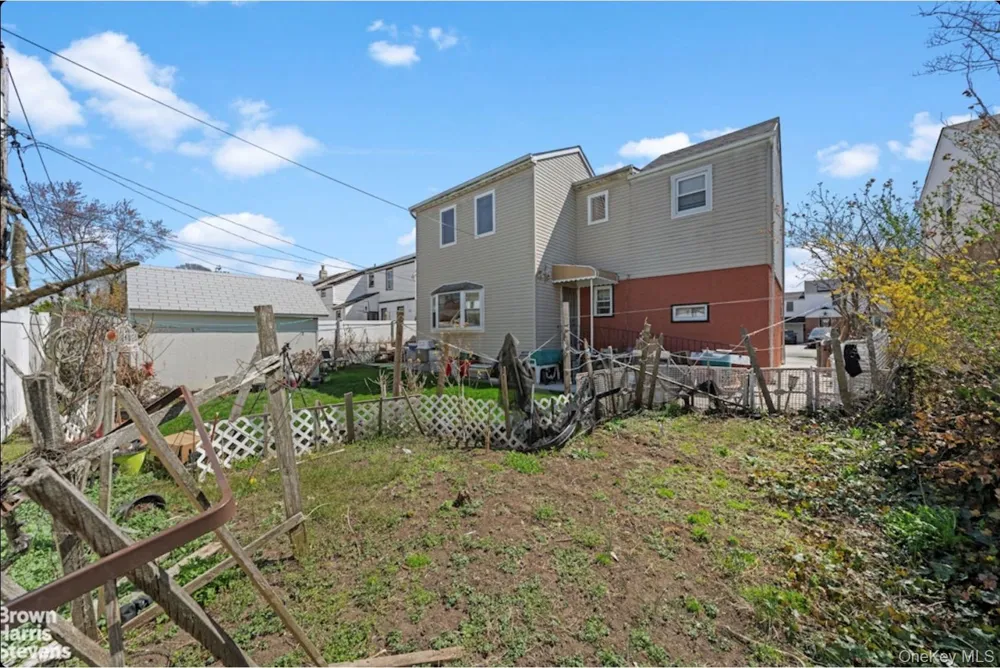 96 Nassau Street Elmont, NY 11003