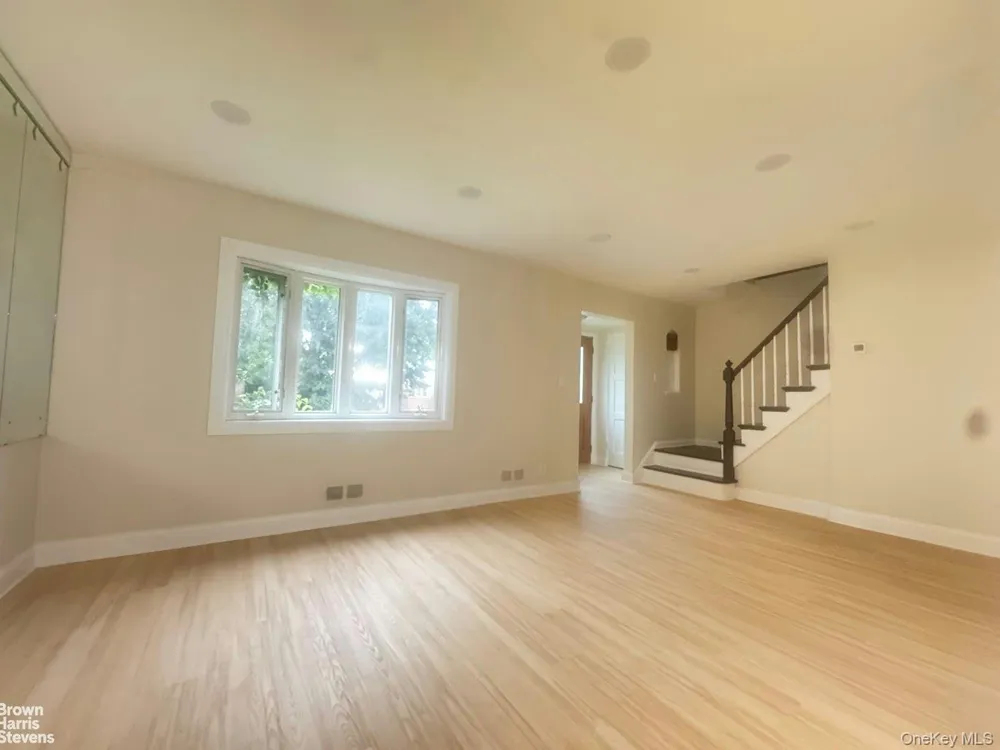 96 Nassau Street Elmont, NY 11003