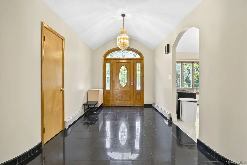 22 Penn Drive Dix Hills, NY 11746