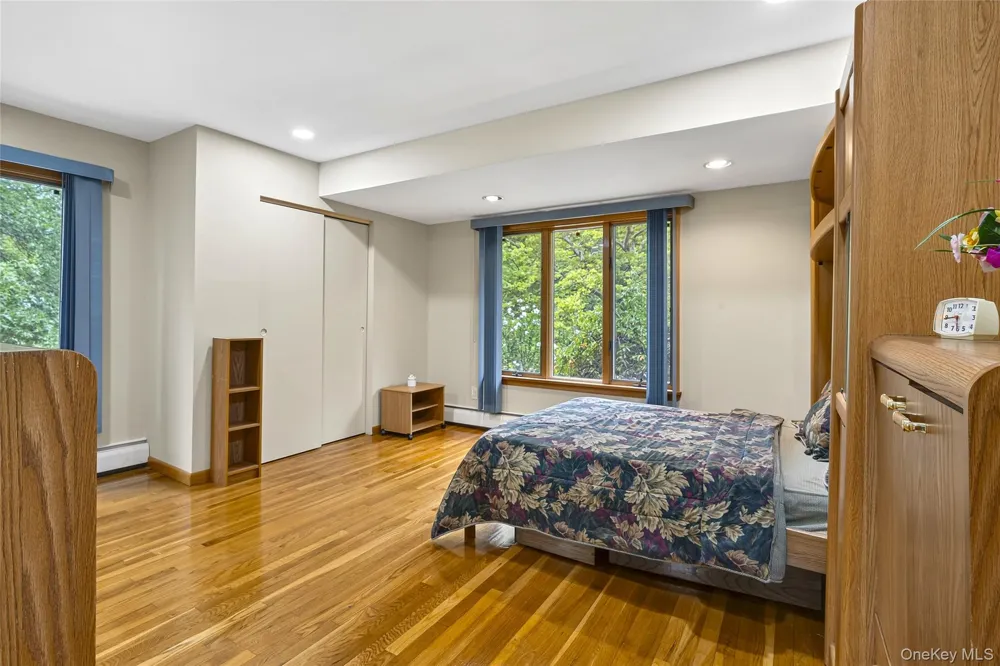 22 Penn Drive Dix Hills, NY 11746