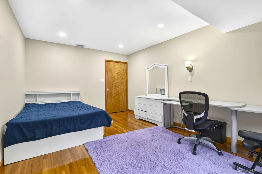 22 Penn Drive Dix Hills, NY 11746