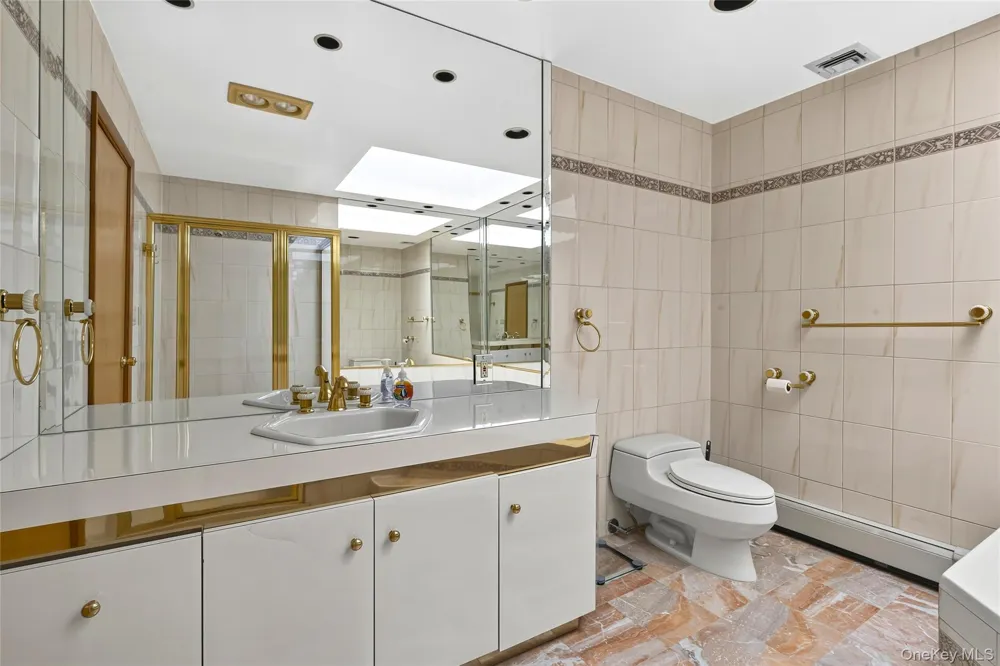 22 Penn Drive Dix Hills, NY 11746