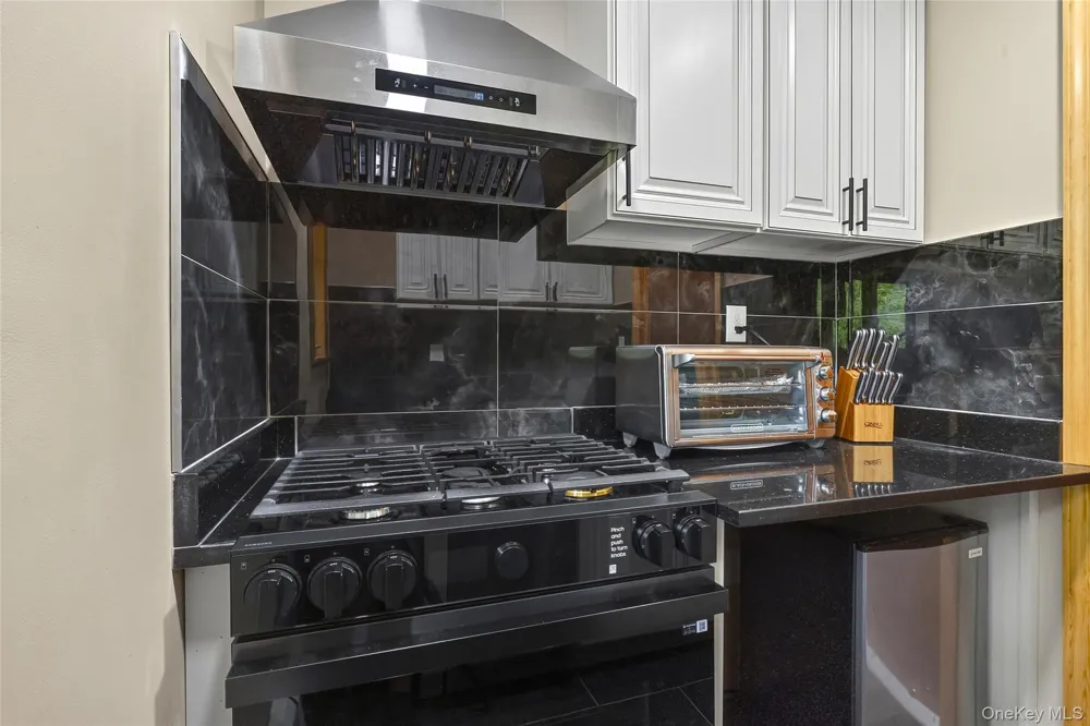 22 Penn Drive Dix Hills, NY 11746
