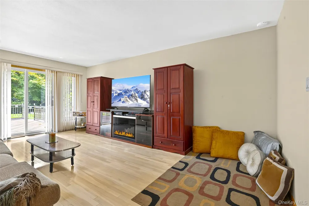 22 Penn Drive Dix Hills, NY 11746