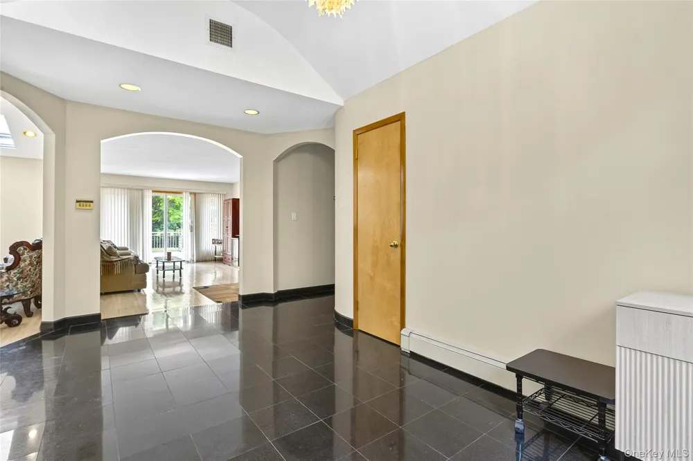 22 Penn Drive Dix Hills, NY 11746