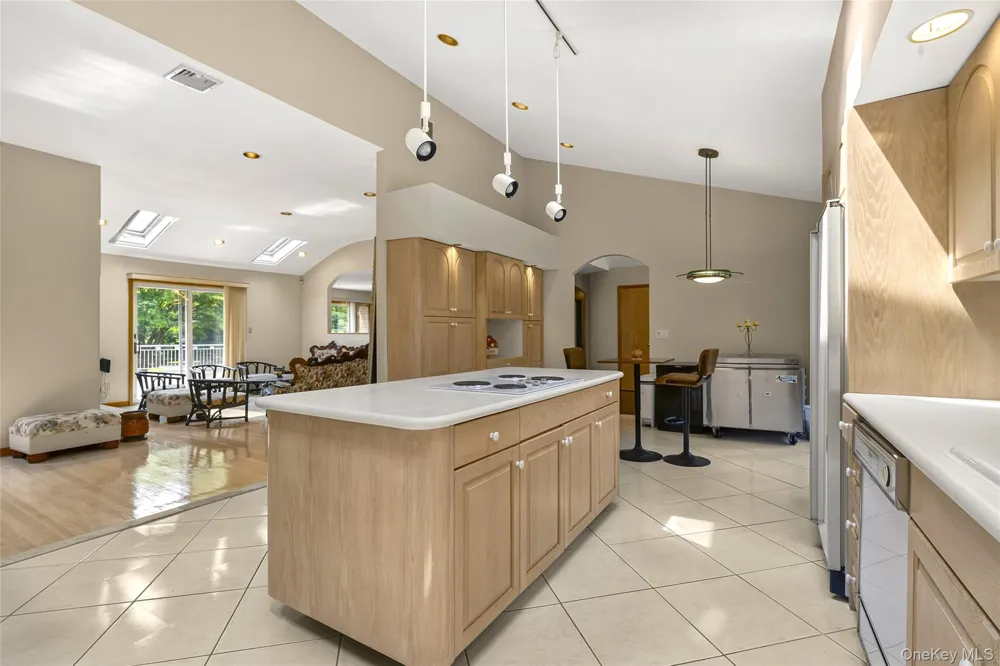 22 Penn Drive Dix Hills, NY 11746