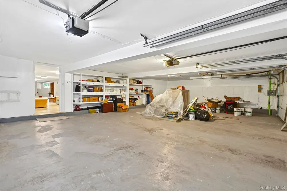 22 Penn Drive Dix Hills, NY 11746