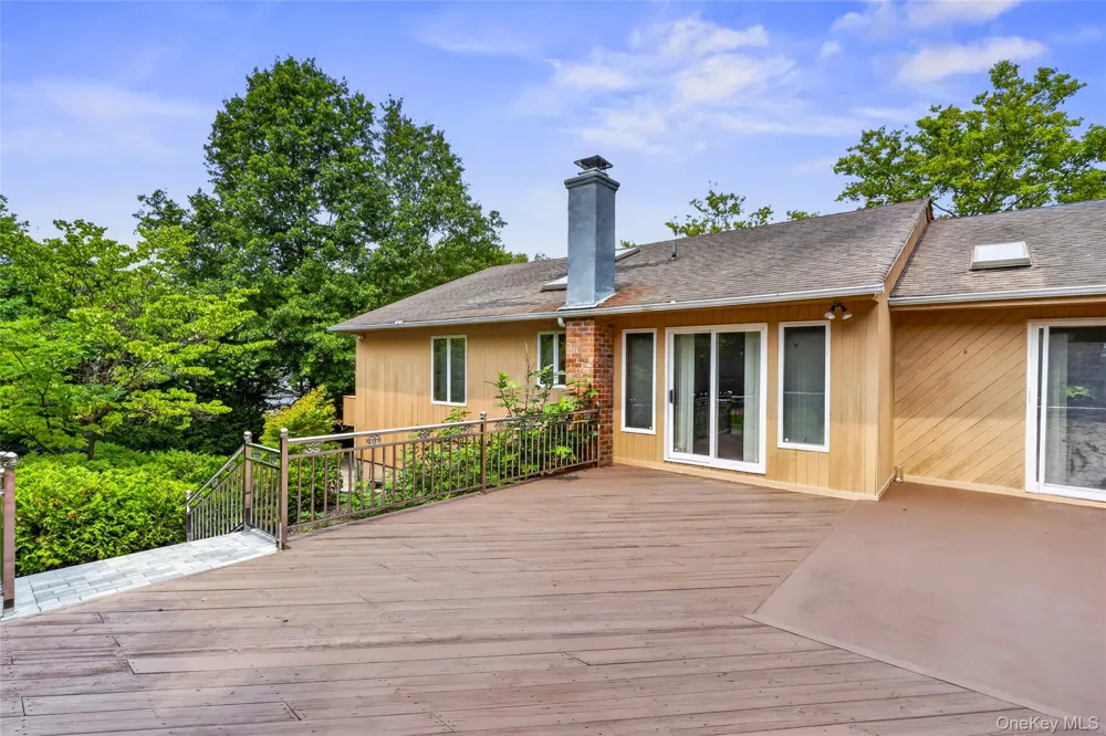 22 Penn Drive Dix Hills, NY 11746
