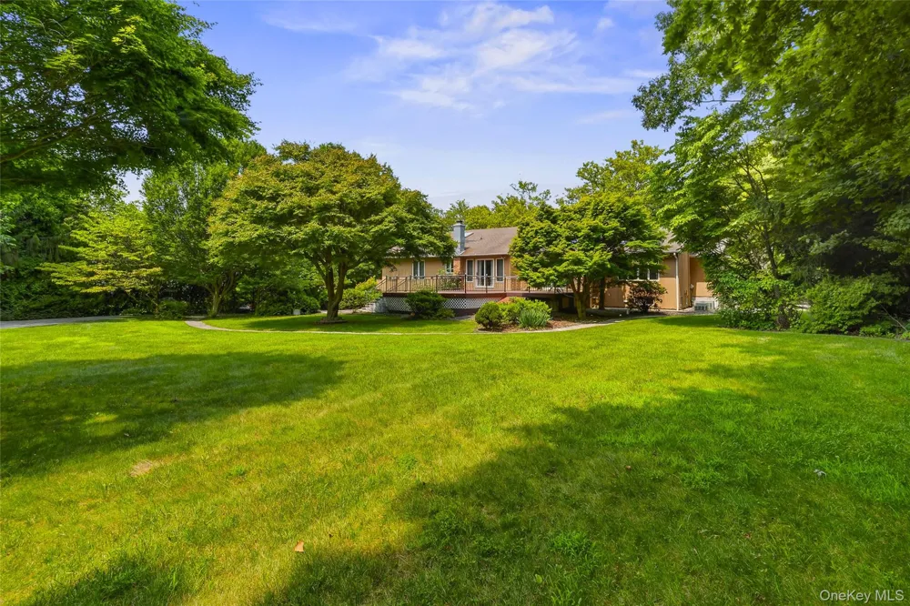 22 Penn Drive Dix Hills, NY 11746