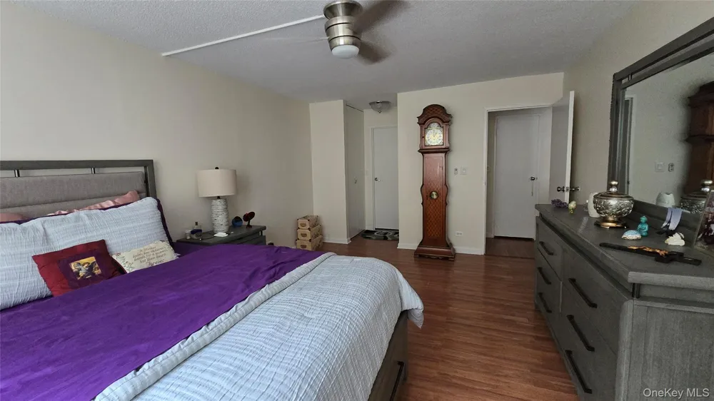 2 Bay Club Dr #10Z3 Bayside, NY 11360