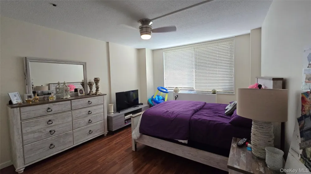 2 Bay Club Dr #10Z3 Bayside, NY 11360