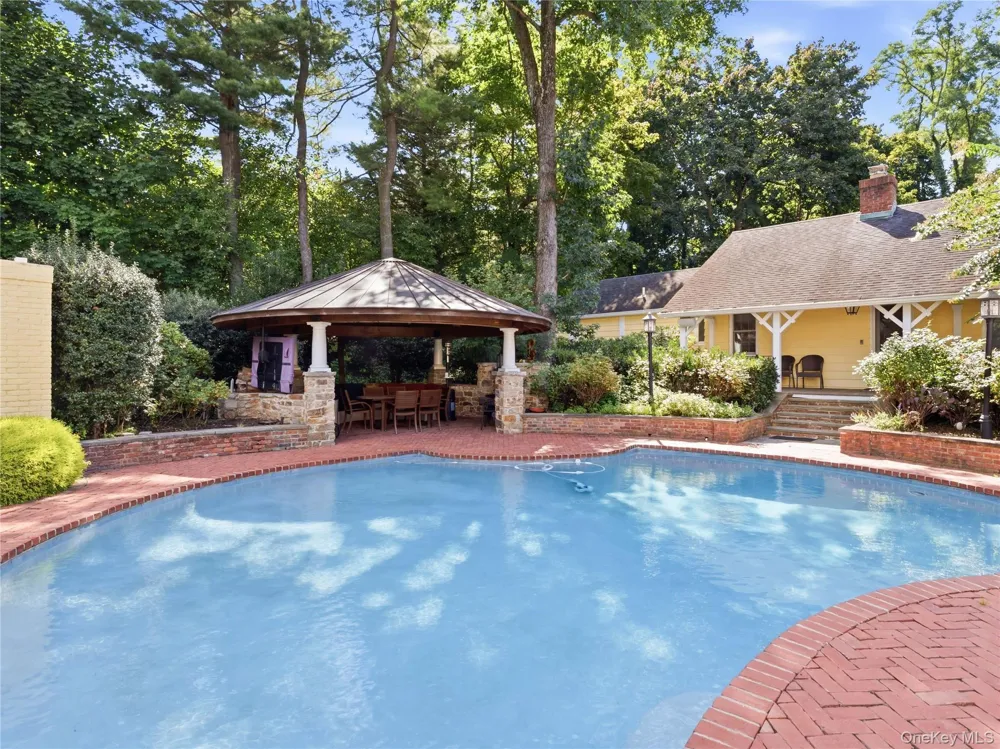 58 Cornwells Beach Road Sands Point, NY 11050