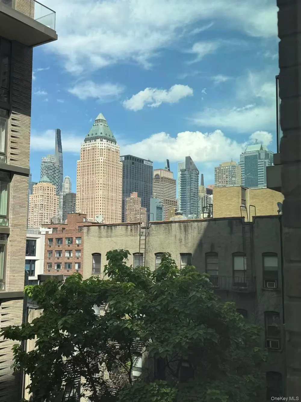 505 W 43rd Street #6L New York (Manhattan), NY 10036