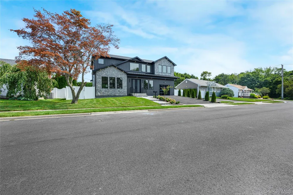 7 Rosewood Place Plainview, NY 11803