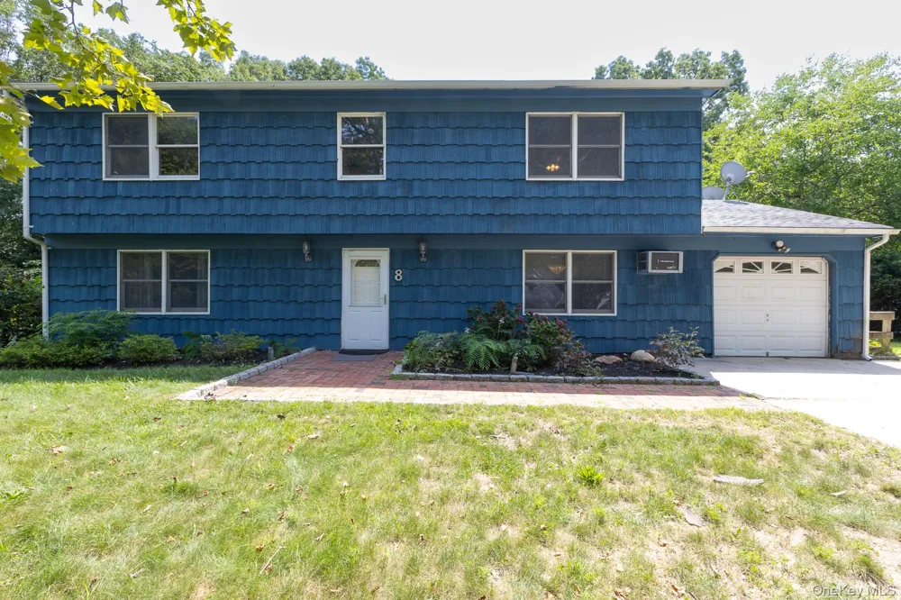 8 Long Meadow Place South Setauket, NY 11720