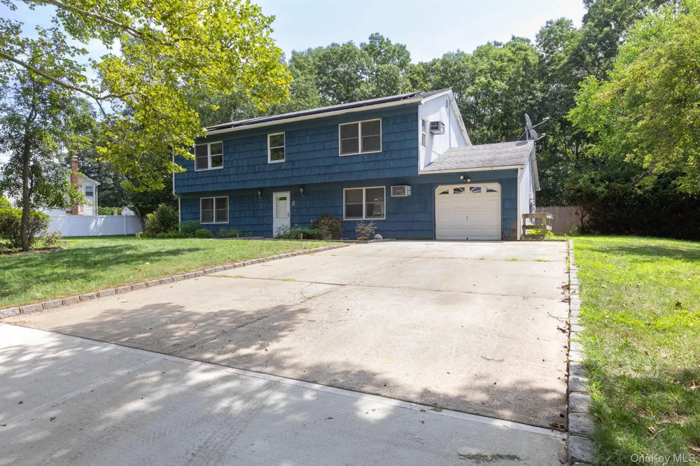 8 Long Meadow Place South Setauket, NY 11720