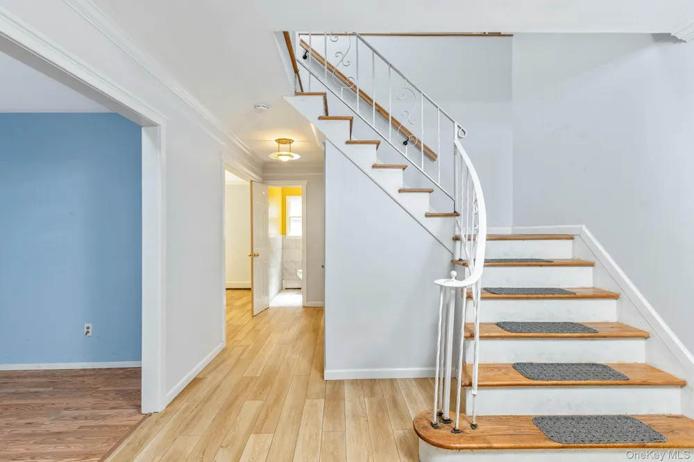 8 Long Meadow Place South Setauket, NY 11720