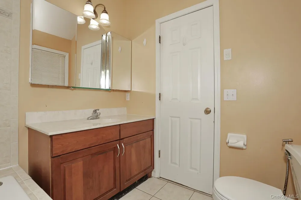 4 Woolf Road Pomona, NY 10980